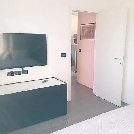 Ema & Grace Apartman *